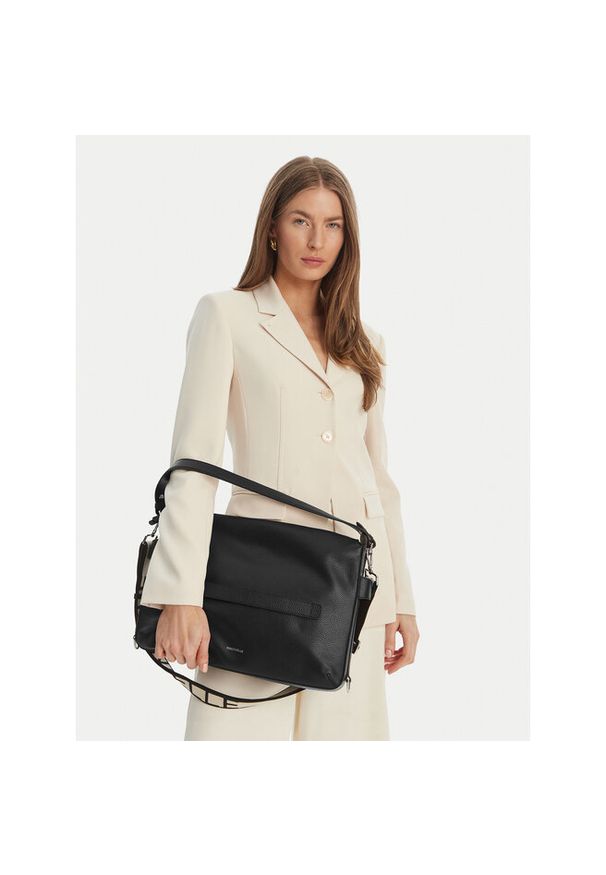 Torebka Coccinelle. Kolor: czarny