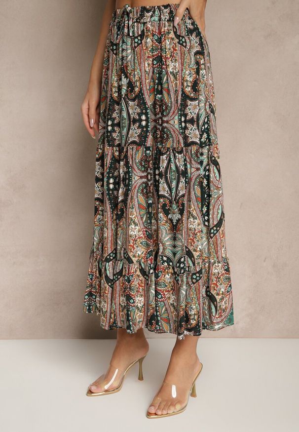 Renee - Beżowo-Czarna Spódnica z Wiskozy Ozdobiona Motywem Paisley Ellivae. Okazja: na co dzień. Kolor: beżowy. Materiał: wiskoza. Wzór: aplikacja, paisley. Styl: elegancki, casual