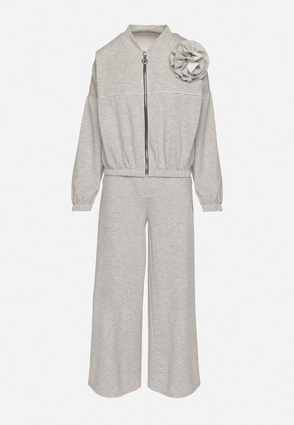 Born2be - Szary Komplet Dresowy z Wiskozą Szerokie Spodnie i Bluza ze Stójką i Broszką Redasena. Kolor: szary. Materiał: dresówka, wiskoza