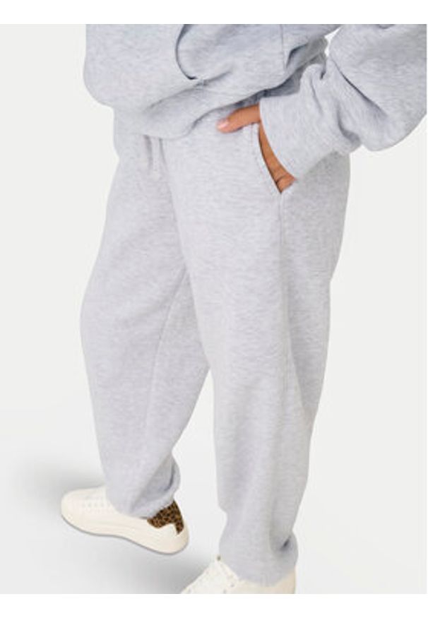 only - ONLY Spodnie dresowe Best 15357504 Szary Regular Fit. Kolor: szary. Materiał: bawełna