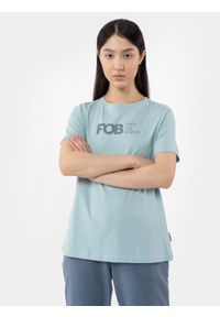 4f - T-shirt regular z bawełny organicznej damski. Kolor: niebieski. Materiał: bawełna. Wzór: nadruk