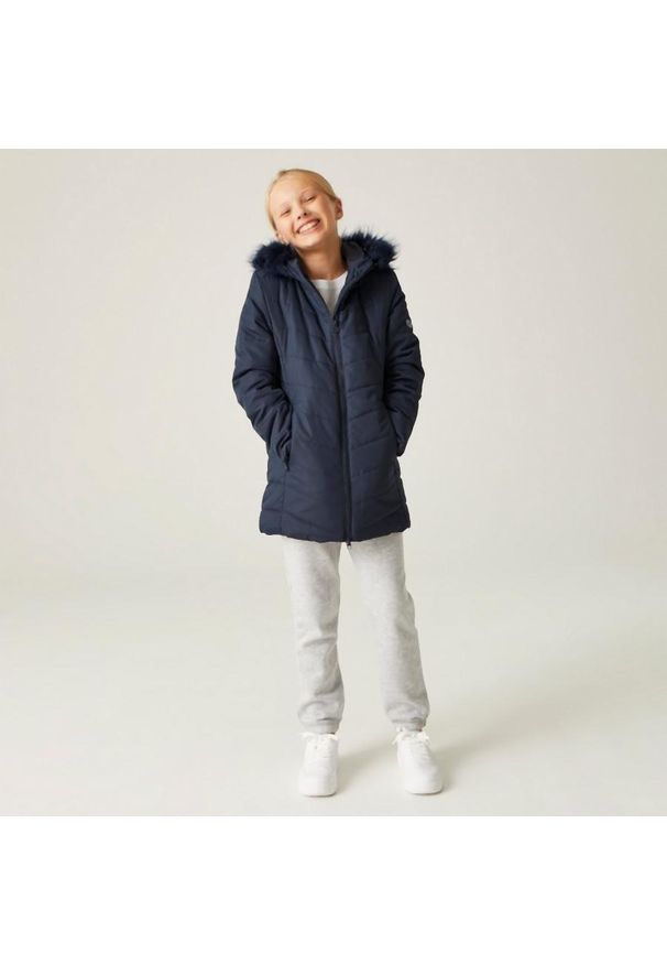 Płaszcz zimowy dla dziewcząt Regatta FABRIZIA. Kolor: niebieski. Długość: długie. Sezon: zima. Sport: turystyka piesza