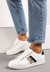 Born2be - Biało-Czarne Sneakersy Sznurowane z Metalicznymi Wstawkami Vunna. Kolor: biały. Materiał: jeans. Obcas: na obcasie. Wysokość obcasa: niski #1
