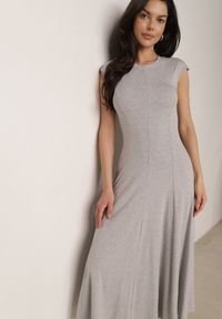 Born2be - Szara Rozkloszowana Bawełniana Sukienka Dzianinowa Mahanaim. Okazja: do pracy, na co dzień. Kolor: szary. Materiał: bawełna, dzianina. Wzór: ażurowy. Typ sukienki: proste, rozkloszowane. Styl: elegancki, casual #3