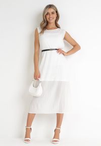 Born2be - Biała Plisowana Sukienka Midi z Paskiem z Imitacji Skóry Sharia. Kolor: biały. Materiał: skóra. Długość rękawa: bez rękawów. Styl: elegancki. Długość: midi #5