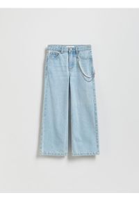 Reserved - Jeansy straight z łańcuszkiem - niebieski. Kolor: niebieski #1