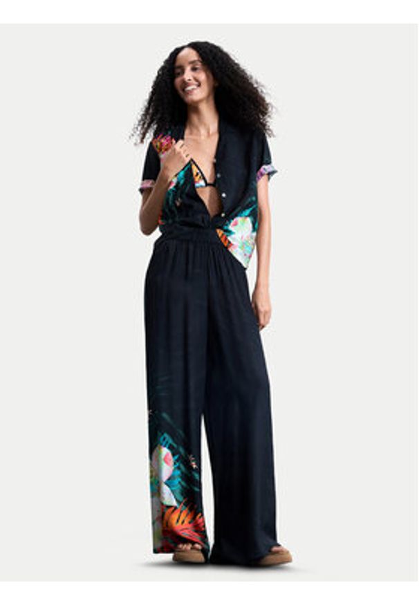 Desigual Spodnie materiałowe Daikiri 26SWPW52 Czarny Regular Fit. Kolor: czarny. Materiał: wiskoza