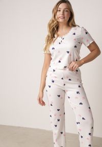 Born2be - Biały Komplet Piżamowy z Elastycznego Materiału Spodnie i Bluzka w Serca Veys. Kolor: biały. Materiał: materiał #2