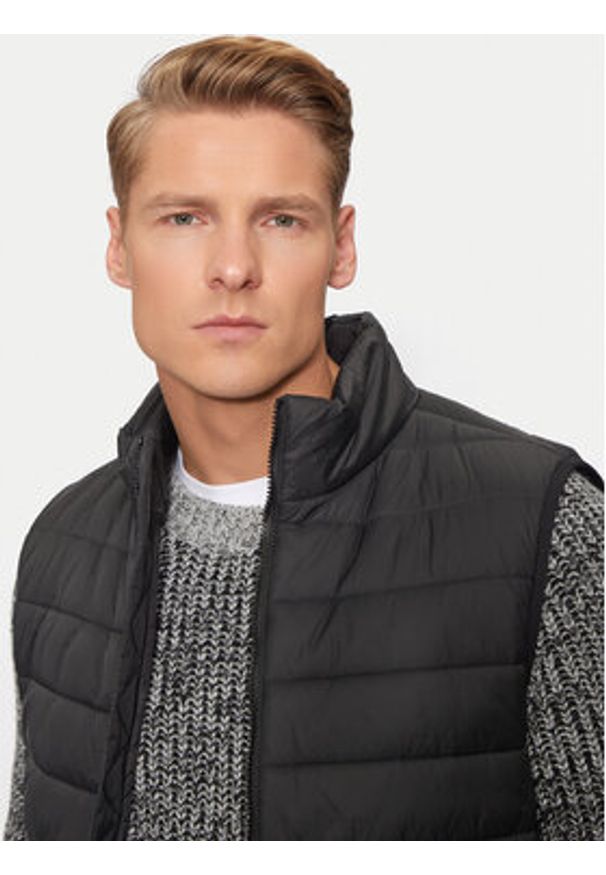 Hugo - HUGO Kamizelka Brentino2431 50517743 Czarny Regular Fit. Kolor: czarny. Materiał: syntetyk