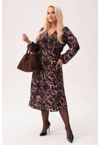 Moda Size Plus Iwanek - Elegancka kopertowa sukienka Natalia w kwiaty PLUS SIZE XXL. Okazja: na co dzień. Typ kołnierza: dekolt kopertowy. Kolekcja: plus size. Materiał: tkanina, poliester, materiał, bawełna, elastan. Wzór: kwiaty. Typ sukienki: kopertowe, dla puszystych. Styl: elegancki. Długość: midi
