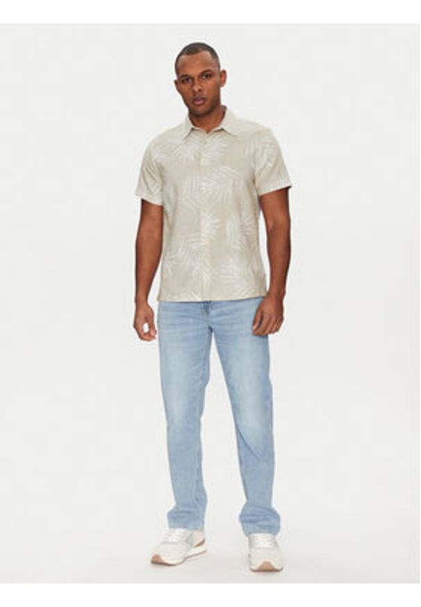 Guess Koszula M5GH68 WH3A0 Beżowy Regular Fit. Kolor: beżowy. Materiał: bawełna