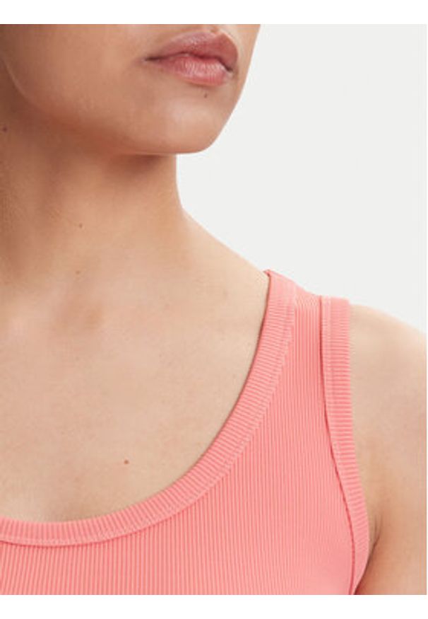 Guess Top W5YP00 KCXJ2 Różowy Regular Fit. Kolor: różowy. Materiał: syntetyk