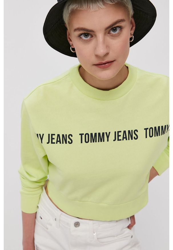 Tommy Jeans - Bluza bawełniana. Typ kołnierza: bez kaptura. Kolor: żółty, zielony, wielokolorowy. Materiał: bawełna. Wzór: nadruk