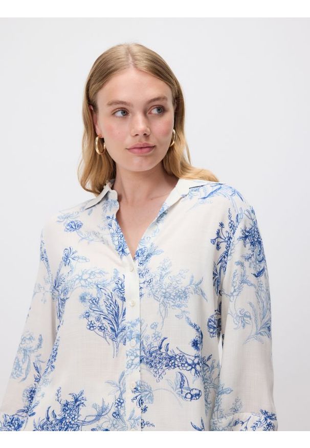 Reserved - Wzorzysta koszula z wiskozy - niebieski. Kolor: niebieski. Materiał: wiskoza