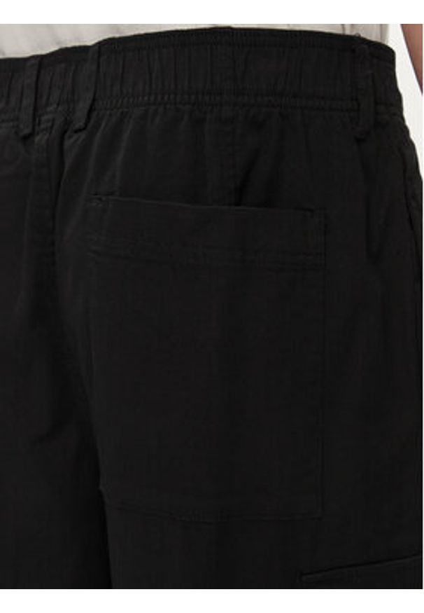 Calvin Klein Jeans Spodnie materiałowe J30J325116 Czarny Straight Fit. Kolor: czarny. Materiał: bawełna