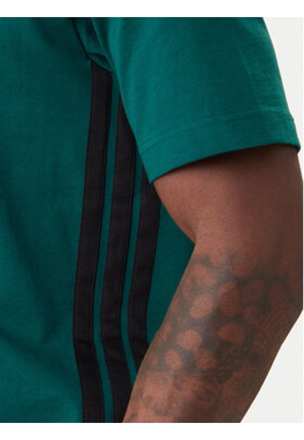 Adidas - adidas T-Shirt Essentials 3-Stripes JD1905 Zielony Regular Fit. Kolor: zielony. Materiał: bawełna