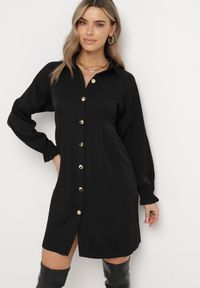 Born2be - Czarna Luźna Sukienka Koszulowa Momessa. Kolor: czarny. Typ sukienki: koszulowe. Długość: mini #4