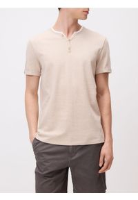 Reserved - T-shirt henley slim fit - beżowy. Typ kołnierza: typu henley. Kolor: beżowy. Materiał: bawełna, dzianina