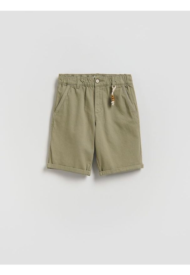 Reserved - Bawełniane szorty - oliwkowy. Kolor: oliwkowy. Materiał: bawełna