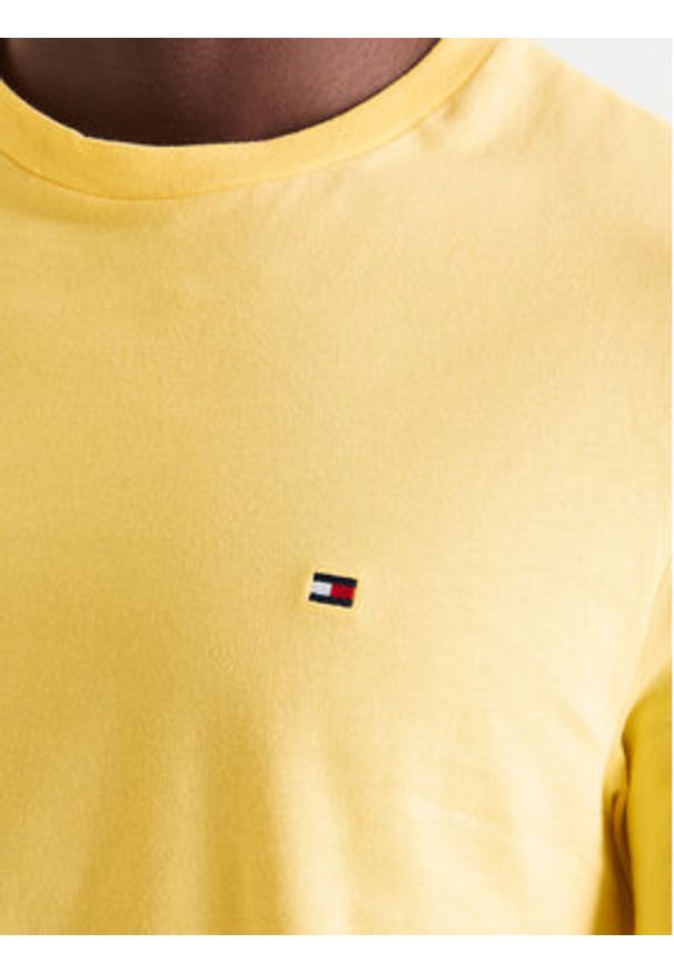 TOMMY HILFIGER - Tommy Hilfiger T-Shirt Ess Seasonal MW0MW39995 Żółty Regular Fit. Kolor: żółty. Materiał: bawełna