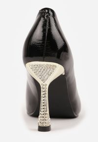 Born2be - Czarne Lakierowane Szpilki Vices z Wkładką ze Skóry Naturalnej i Cyrkoniami Avedvire. Kolor: czarny. Materiał: skóra, lakier. Wzór: aplikacja. Obcas: na szpilce. Styl: klasyczny #6