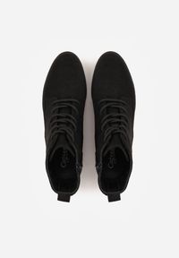 Renee - Czarne Ażurowe Botki ze Sznurowaną Cholewką Sephylia. Okazja: na co dzień. Kolor: czarny. Materiał: zamsz. Szerokość cholewki: normalna. Wzór: ażurowy. Styl: casual, boho #8