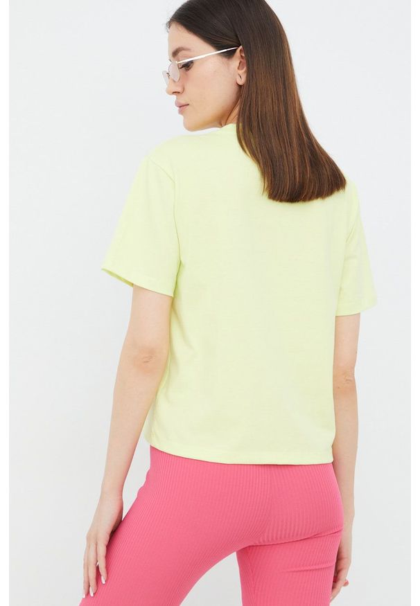 adidas Originals t-shirt bawełniany Trefoil Moments HE6891 kolor zielony. Okazja: na co dzień. Kolor: zielony. Materiał: bawełna. Długość rękawa: krótki rękaw. Długość: krótkie. Wzór: aplikacja. Styl: casual