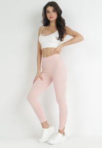 Born2be - Różowe Legginsy z Gumką w Pasie i Perełkami na Nogawkach Bomni. Kolor: różowy. Długość: długie. Wzór: aplikacja. Styl: sportowy #2