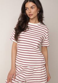Born2be - Czerwono-Biały Bawełniany T-shirt w Poziome Paski Rive. Okazja: do pracy, na co dzień. Kolor: biały. Materiał: bawełna. Długość: krótkie. Wzór: paski. Styl: klasyczny, casual #1