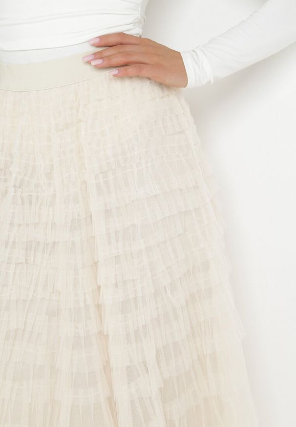 Born2be - Jasnobeżowa Rozkloszowana Spódnica Maxi z Falbankami z Tiulu Davena. Kolor: beżowy. Materiał: tiul. Wzór: aplikacja