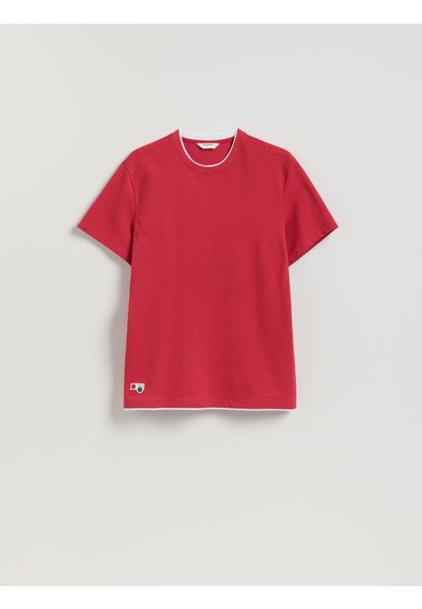 Reserved - Strukturalny t-shirt regular - czerwony. Kolor: czerwony. Materiał: dzianina, bawełna