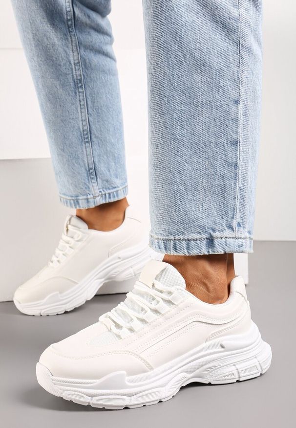 Born2be - Białe Sneakersy na Grubej Podeszwie z Materiałowymi Wstawkami Kendria. Kolor: biały. Materiał: materiał