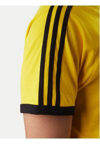Adidas - adidas T-Shirt 3-Stripes KE3533 Żółty Regular Fit. Kolor: żółty. Materiał: bawełna #5