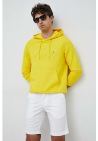 TOMMY HILFIGER - Tommy Hilfiger bluza męska kolor żółty z kapturem gładka. Typ kołnierza: kaptur. Kolor: żółty. Materiał: bawełna, materiał. Długość rękawa: długi rękaw. Długość: długie. Wzór: gładki #2
