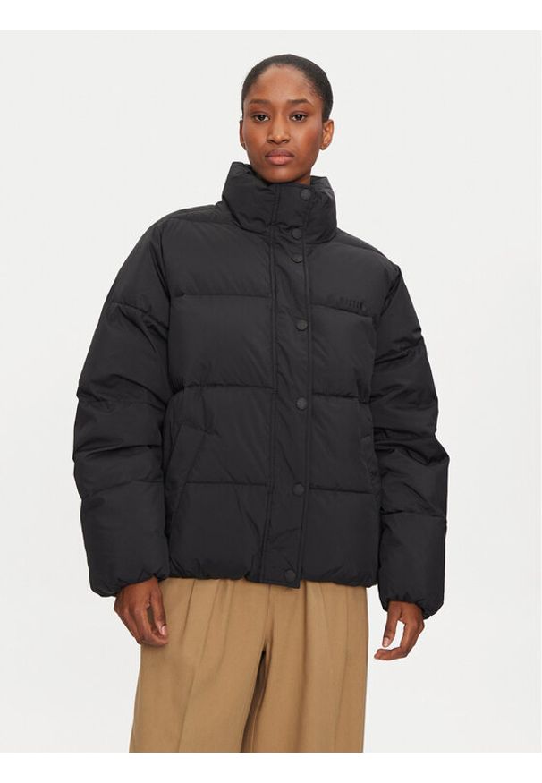 Mustang Kurtka zimowa Gillian 1015440 Czarny Relaxed Fit. Kolor: czarny. Materiał: syntetyk. Sezon: zima