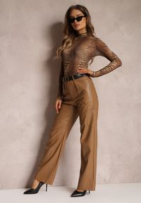 Renee - Ciemnobeżowe Spodnie z Imitacji Skóry Szerokie Narash. Kolor: beżowy. Materiał: skóra. Długość: długie. Wzór: aplikacja #1