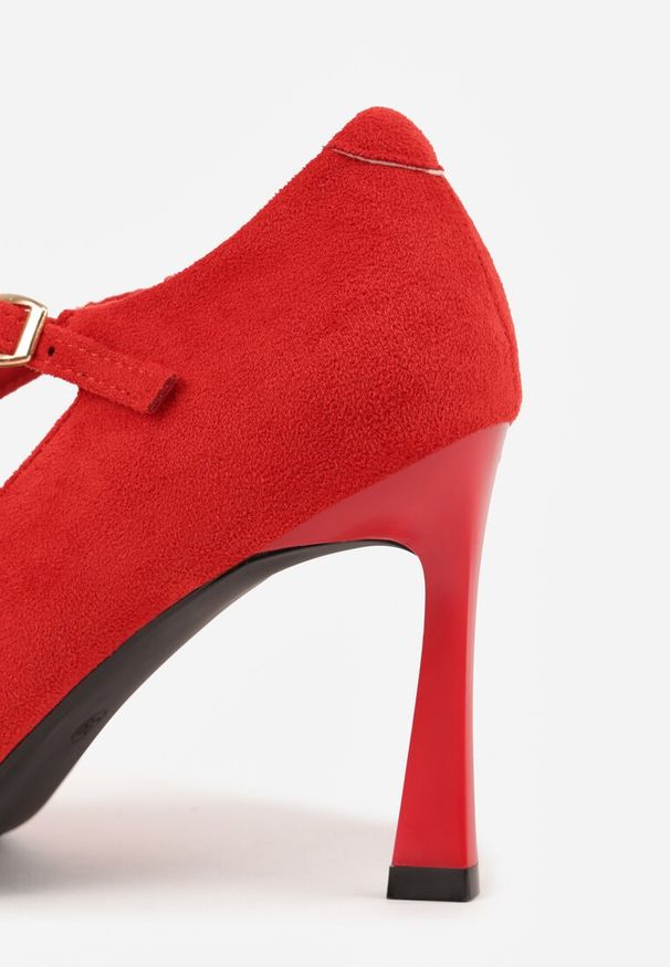 Renee - Czerwone Szpilki Vices z Ozdobnymi Paskami Tamorniel. Okazja: do pracy. Zapięcie: pasek. Kolor: czerwony. Obcas: na szpilce. Styl: elegancki, wizytowy