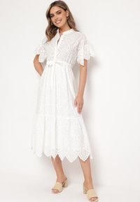 Born2be - Biała Haftowana Sukienka z Bawełny z Guzikami i Gumką w Talii Melliara. Okazja: na spacer, na imprezę. Typ kołnierza: dekolt w kształcie V. Kolor: biały. Materiał: bawełna. Długość rękawa: krótki rękaw. Wzór: haft. Sezon: lato. Styl: klasyczny, boho #6
