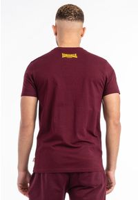 T-shirt o klasycznym kroju Lonsdale Gruting. Kolor: wielokolorowy, żółty, czerwony. Wzór: nadruk #2