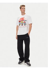 Nike T-Shirt HJ0754 Biały Regular Fit. Kolor: biały. Materiał: bawełna #3
