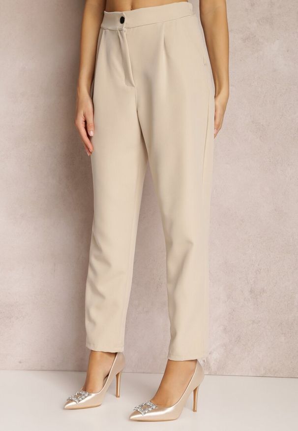 Renee - Beżowe Spodnie Cygaretki Zalko. Okazja: na co dzień. Kolor: beżowy. Styl: klasyczny, elegancki, casual