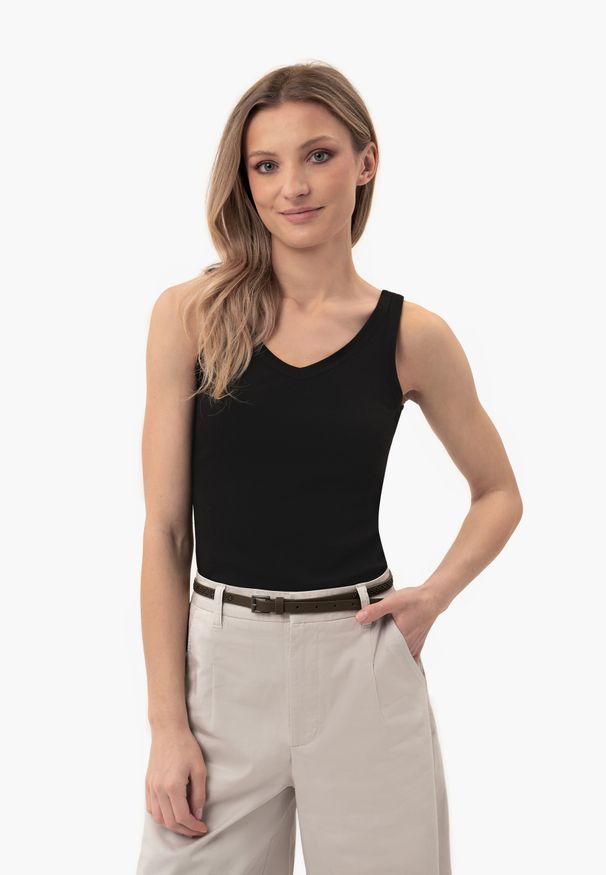 Volcano - Prążkowany top basic T-IDA. Typ kołnierza: dekolt w serek. Kolor: czarny. Materiał: prążkowany. Długość rękawa: na ramiączkach. Wzór: jednolity. Sezon: zima, lato. Styl: klasyczny