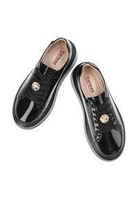 Czarne Sneakersy Artiker Modne Obuwie Damskie. Okazja: na co dzień. Kolor: czarny. Materiał: lakier, skóra. Obcas: na platformie #7