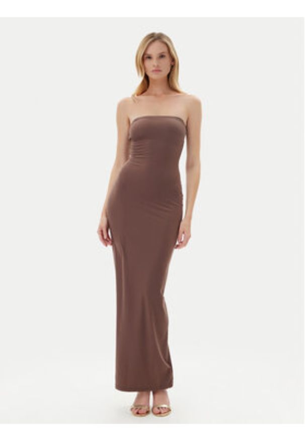 Guess Sukienka codzienna O5GK00 KCDE0 Brązowy Bodycon Fit. Okazja: na co dzień. Kolor: brązowy. Materiał: syntetyk. Typ sukienki: bodycon, proste. Styl: casual