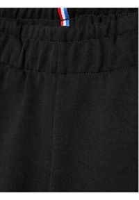 Le Coq Sportif Spodnie dresowe 2210487 Czarny Regular Fit. Kolor: czarny. Materiał: bawełna