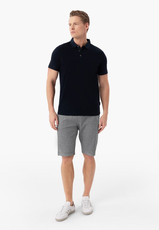 Volcano - Krótkie spodnie chino P-BRAXTON. Materiał: skóra, len, materiał, elastan, tkanina, bawełna. Długość: krótkie. Wzór: melanż, paski. Sezon: lato. Styl: wizytowy, klasyczny