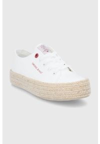 Cross Jeans tenisówki damskie kolor biały. Nosek buta: okrągły. Zapięcie: sznurówki. Kolor: biały. Materiał: guma. Obcas: na platformie #3