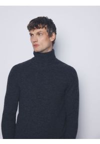Reserved - Sweter z wełną merino - ciemnoszary. Typ kołnierza: golf. Kolor: szary. Materiał: wełna #1