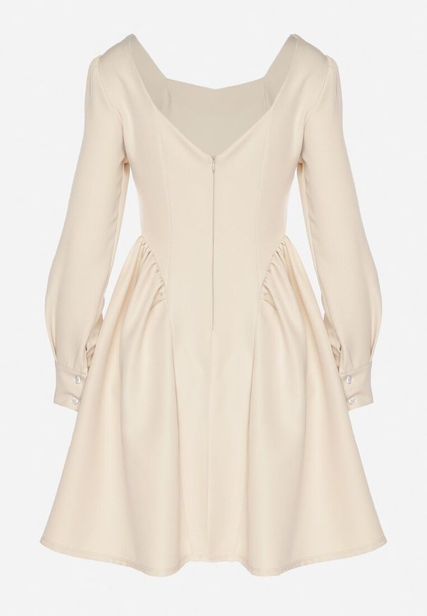 Born2be - Beżowa Rozkloszowana Sukienka z Kwadratowym Dekoltem Katilora. Typ kołnierza: dekolt kwadratowy. Kolor: beżowy. Długość rękawa: długi rękaw. Styl: klasyczny