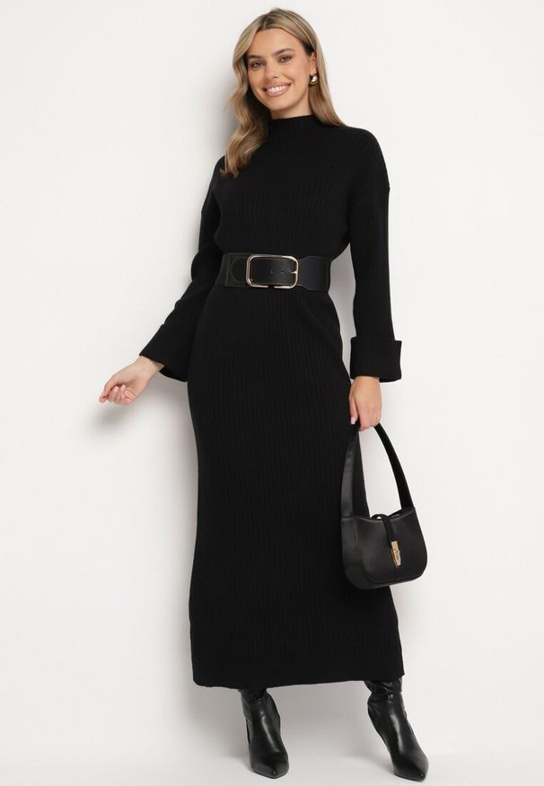 Born2be - Czarna Sweterkowa Sukienka z Wiskozą i Wywiniętymi Rękawami Gebiga. Okazja: na co dzień. Kolor: czarny. Materiał: wiskoza. Styl: elegancki, klasyczny, casual